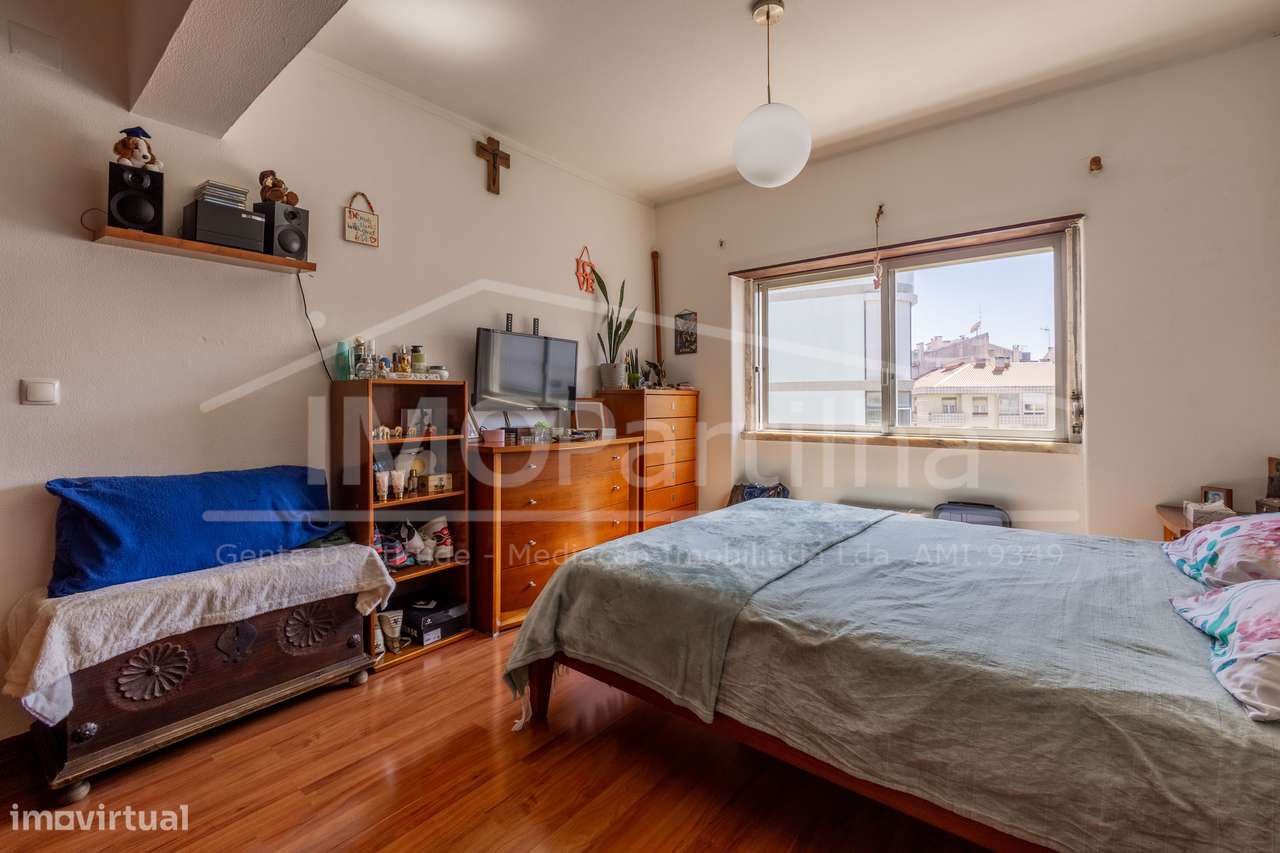 Apartamento t2 à venda na Rua Domingos Saraiva-12