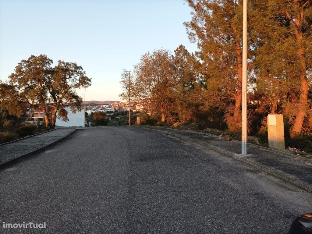 Terreno Urbano para Construção de moradia, junto ao Campo...