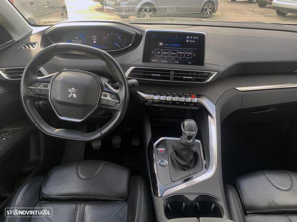 Peugeot 3008 1.2 PureTech Allure - 12