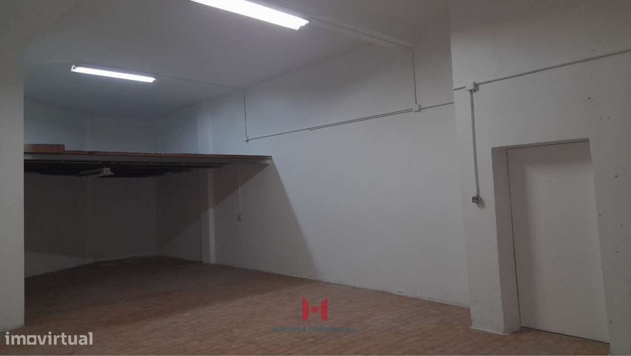 Arrumos – Centro da cidade (junto ao campo da feira) - Grande imagem: 4/5