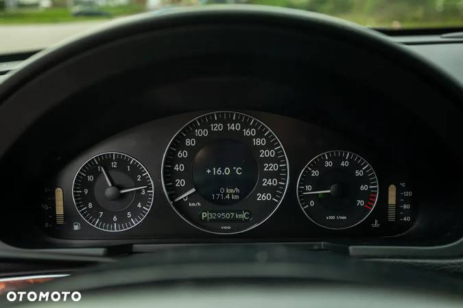 Mercedes-Benz Klasa E 200 T Kompressor Automatik Elegance - 26