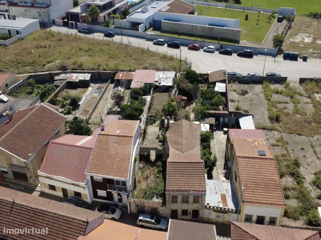 Terreno com projeto aprovado no centro de OVAR-7