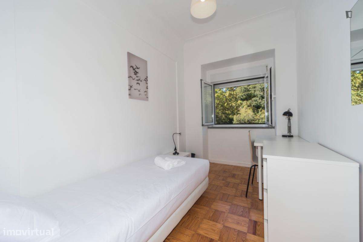 Quarto - localizado em Sete Rios Lisbon - Grande imagem: 3/6