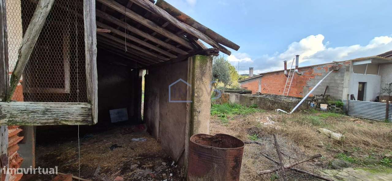Moradia T2 para Recuperar com Terreno de 4.080 m² | Ferreira do Zêzere-23