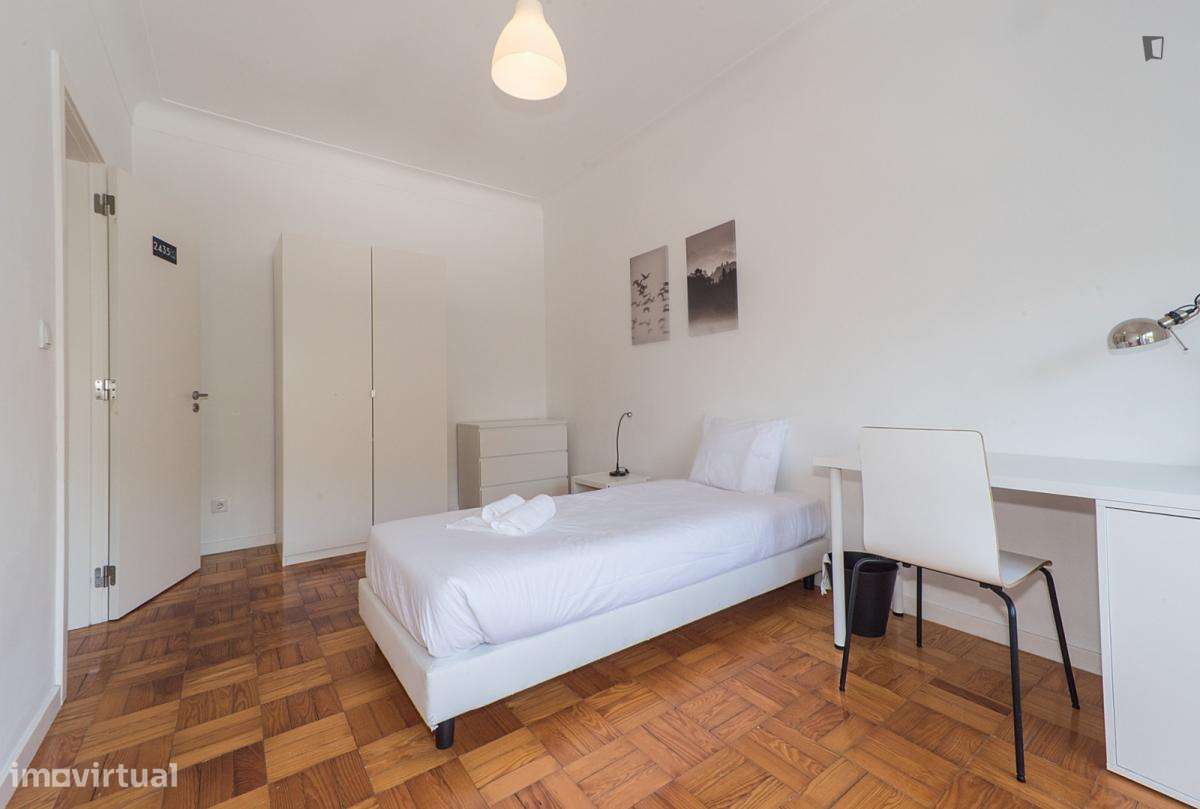 Quarto - localizado em Sete Rios Lisbon - Grande imagem: 5/10