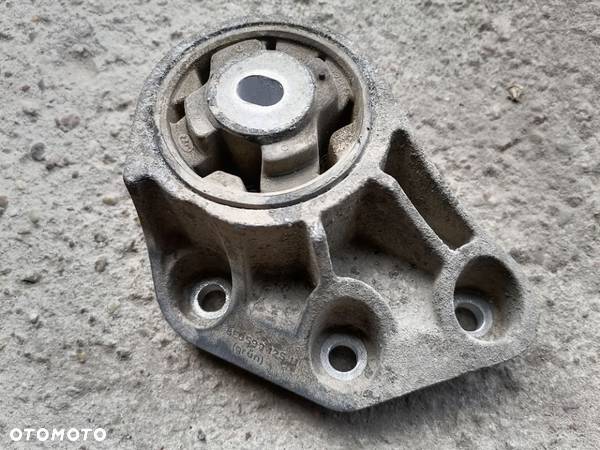 Łapa Mostu Audi A4 B6 B7 A6 C6 8E0599125H - 1