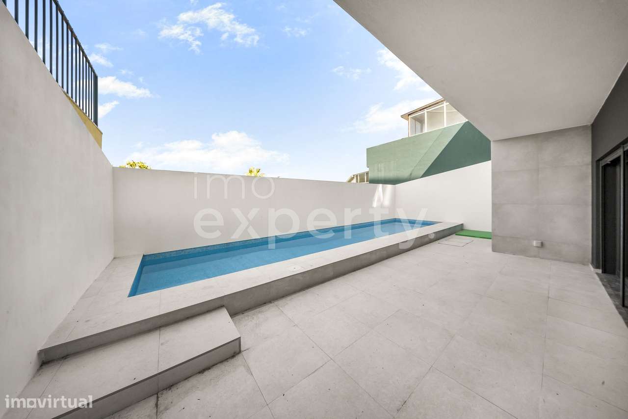 Moradia T5 de Luxo com piscina na Mealhada, Loures-34
