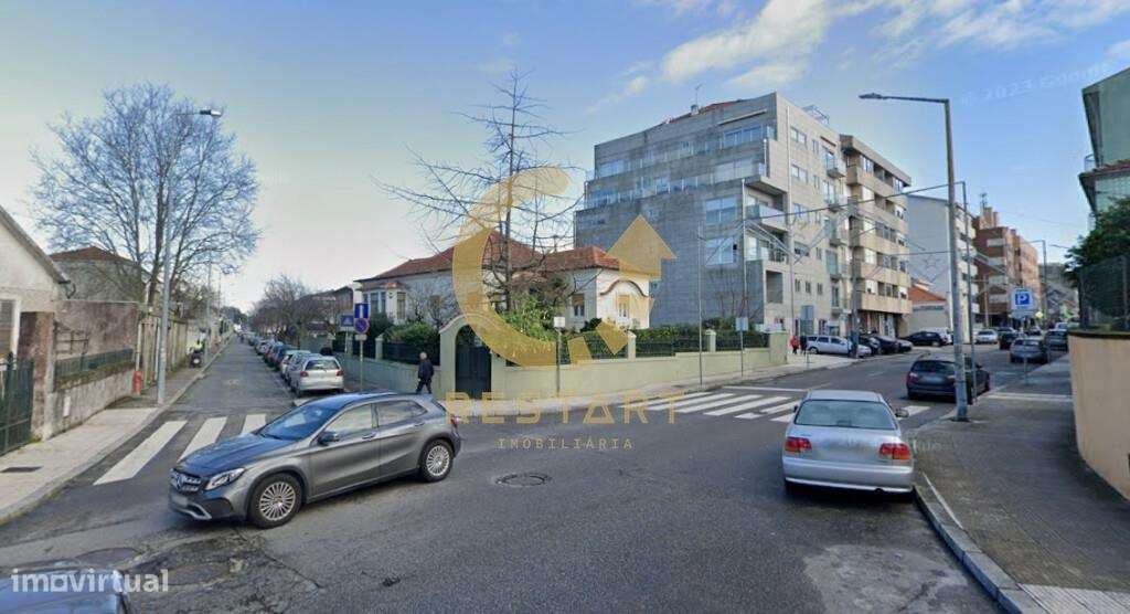 Terreno para construção de 6 apartamentos de tipologia T1 e T2-20