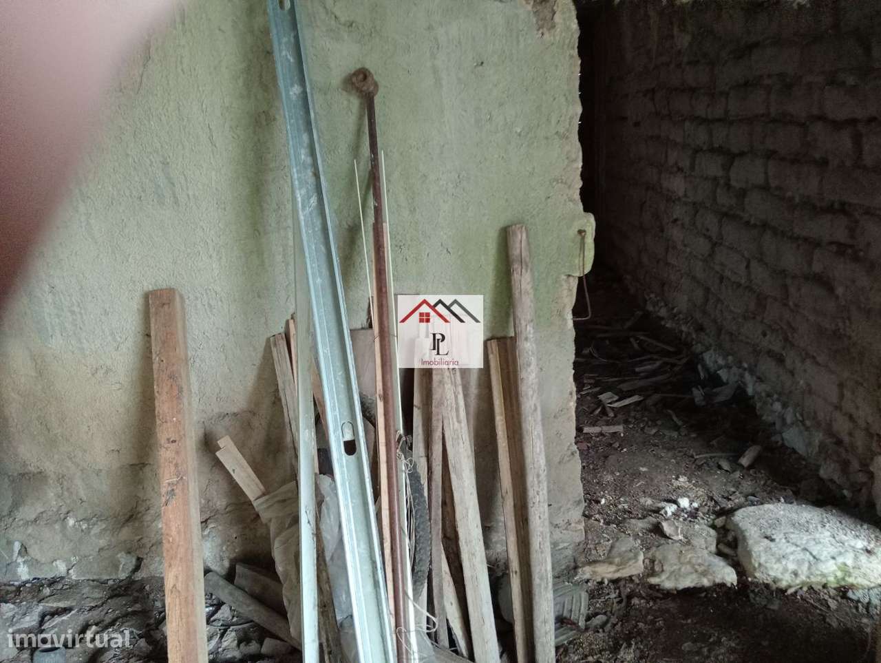 Moradia Térrea T1+1 para reconstrução no Meco em Montemor -o Velho-16