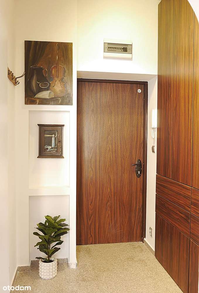 Atrakcyjna przestronna kawalerka-5