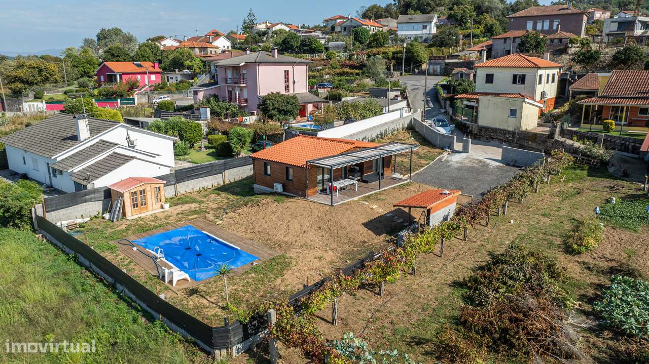 Moradia individual T2 térrea com piscina-28