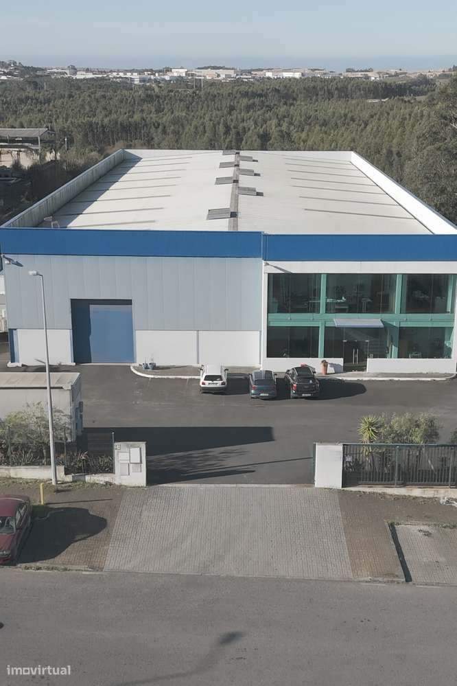 Armazém para arrendar 1800 m2 em Torres Vedras | com cais - Grande imagem: 4/4