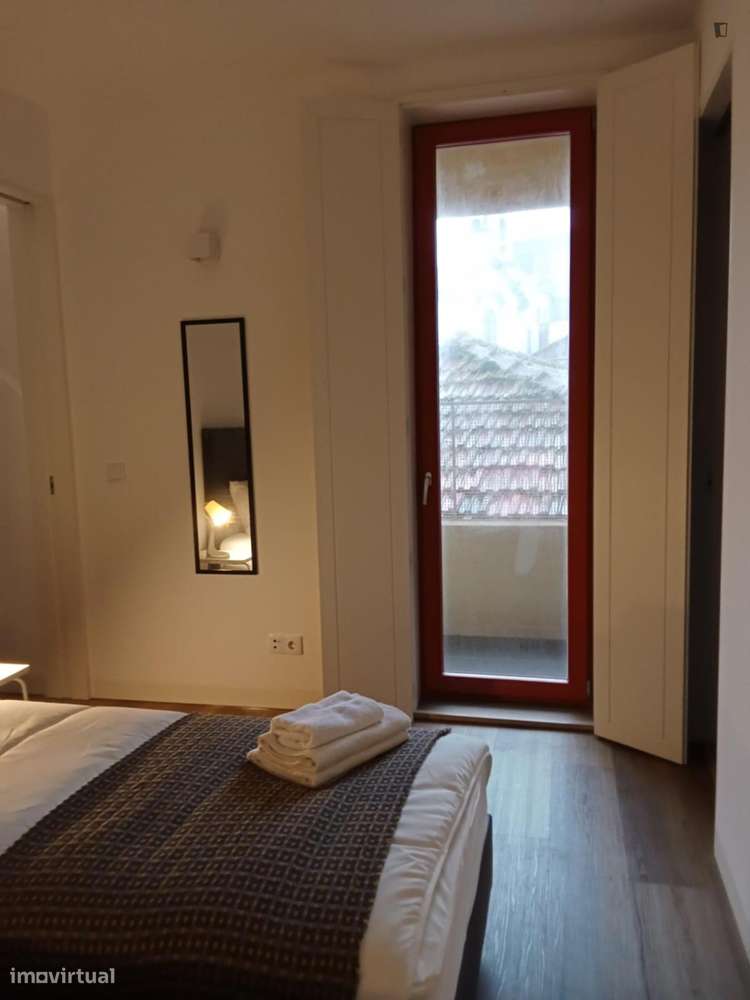 Apartamento com 1 quartos - localizado em Santa Marinha Porto - Grande imagem: 3/7