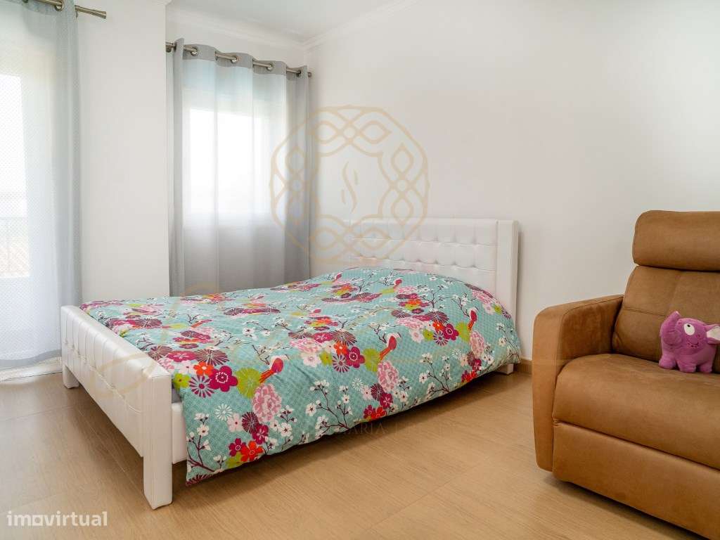 Moradia Isolada com 6 Assoalhadas , Piscina , Garagem Perto das Praias-27