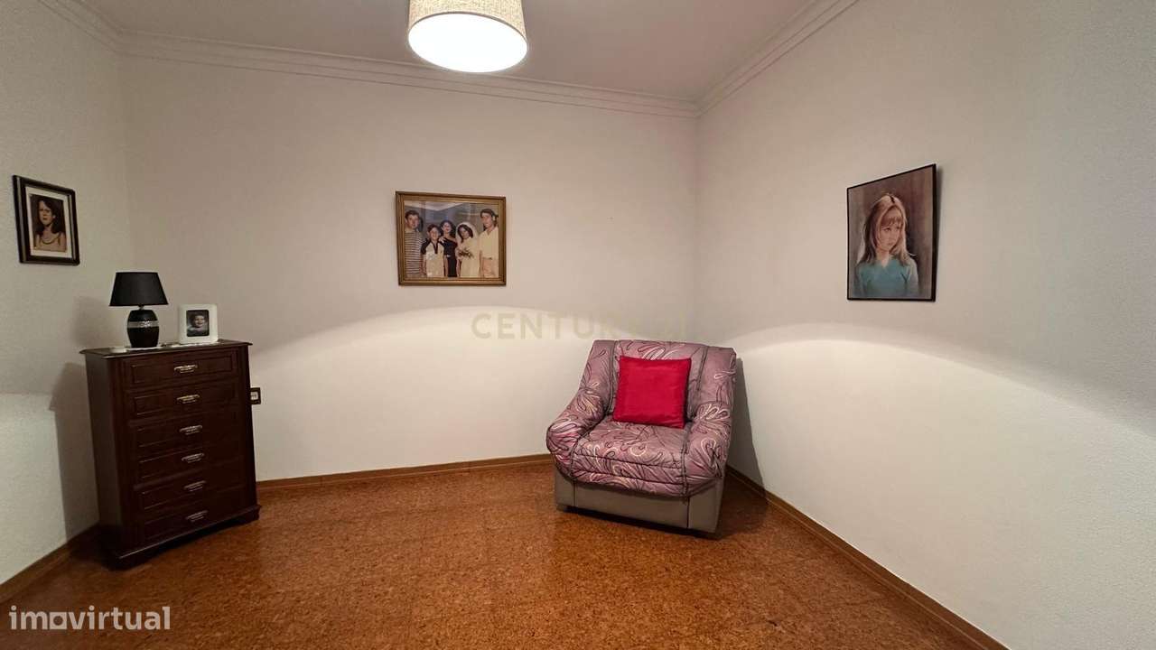 MORADIA T3 BERINGEL COM QUINTAL, TERRAÇO E GARAGEM-10