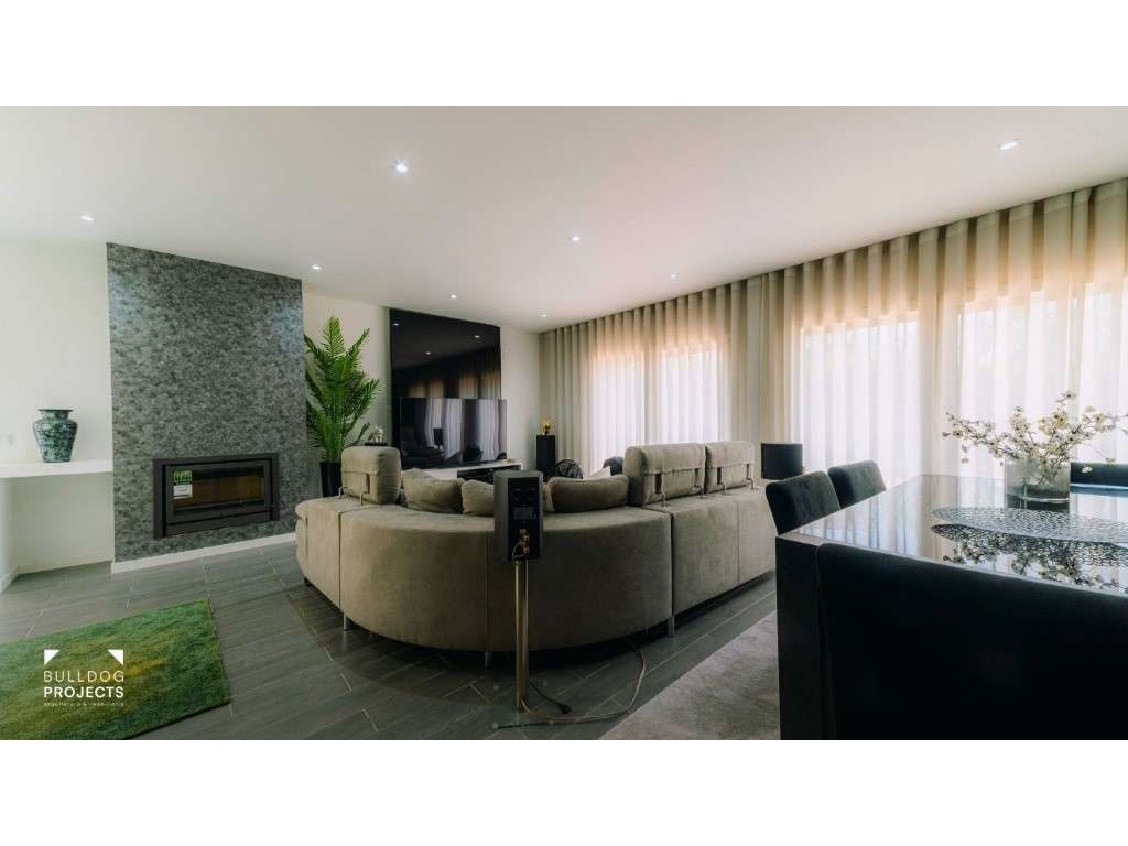 Moradia Isolada T4 Triplex Venda Coimbra-23