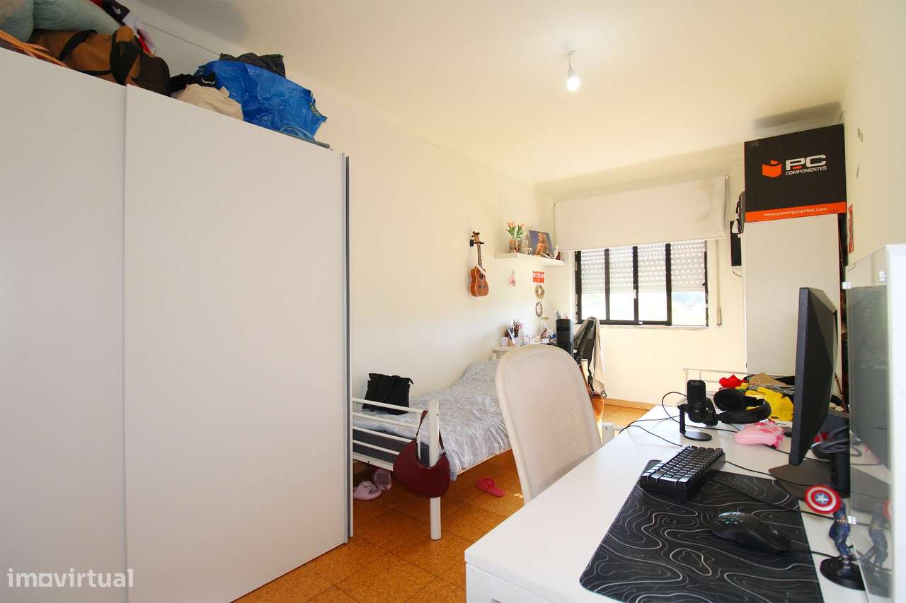 Apartamento T2 Amora - Seixal-16