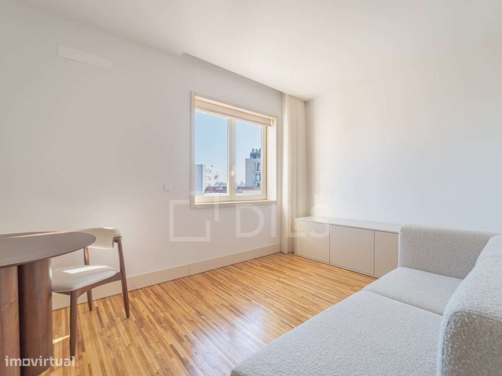Apartamento T0+1 com arrecadação, na Baixa do Porto - Grande imagem: 1/22