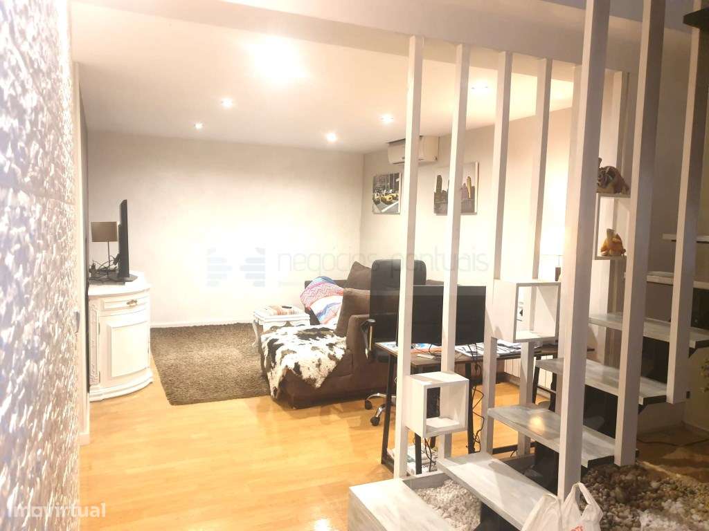 Moradia Gaveto T3 mais escritório e um apartamento T2-22