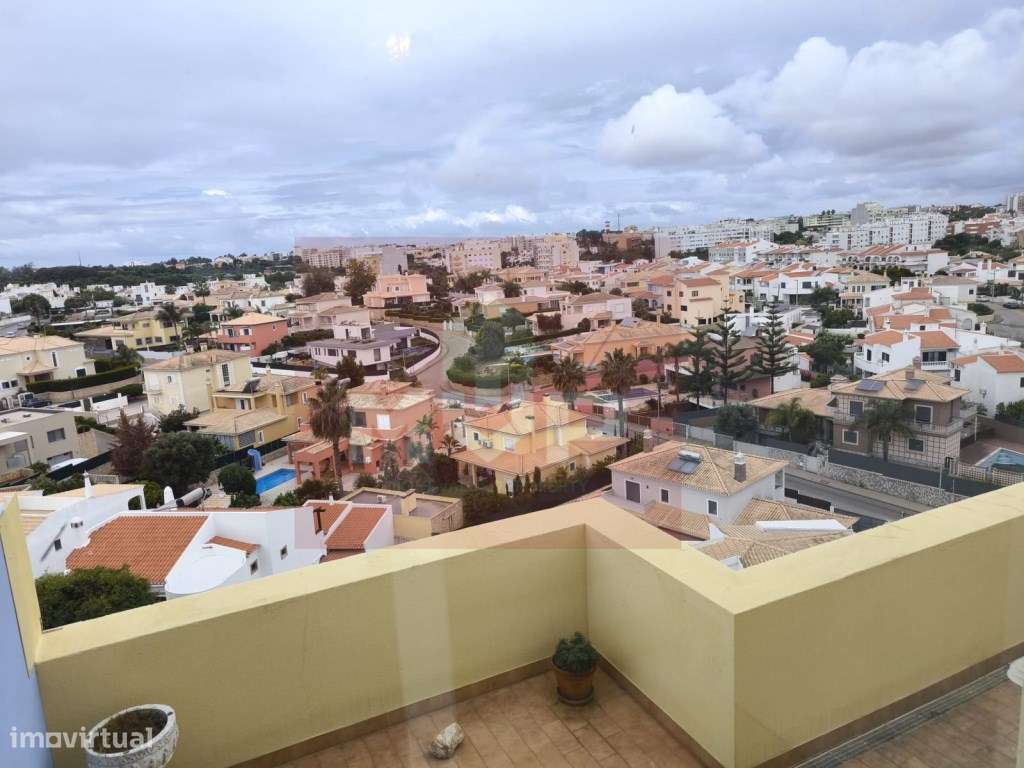 Apartamento T4 em Portimão-27