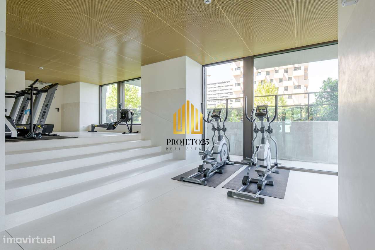 Apartamento T2, 3 Varandas Sul e Poente 13º Piso Vistas Deslumbrantes!-29