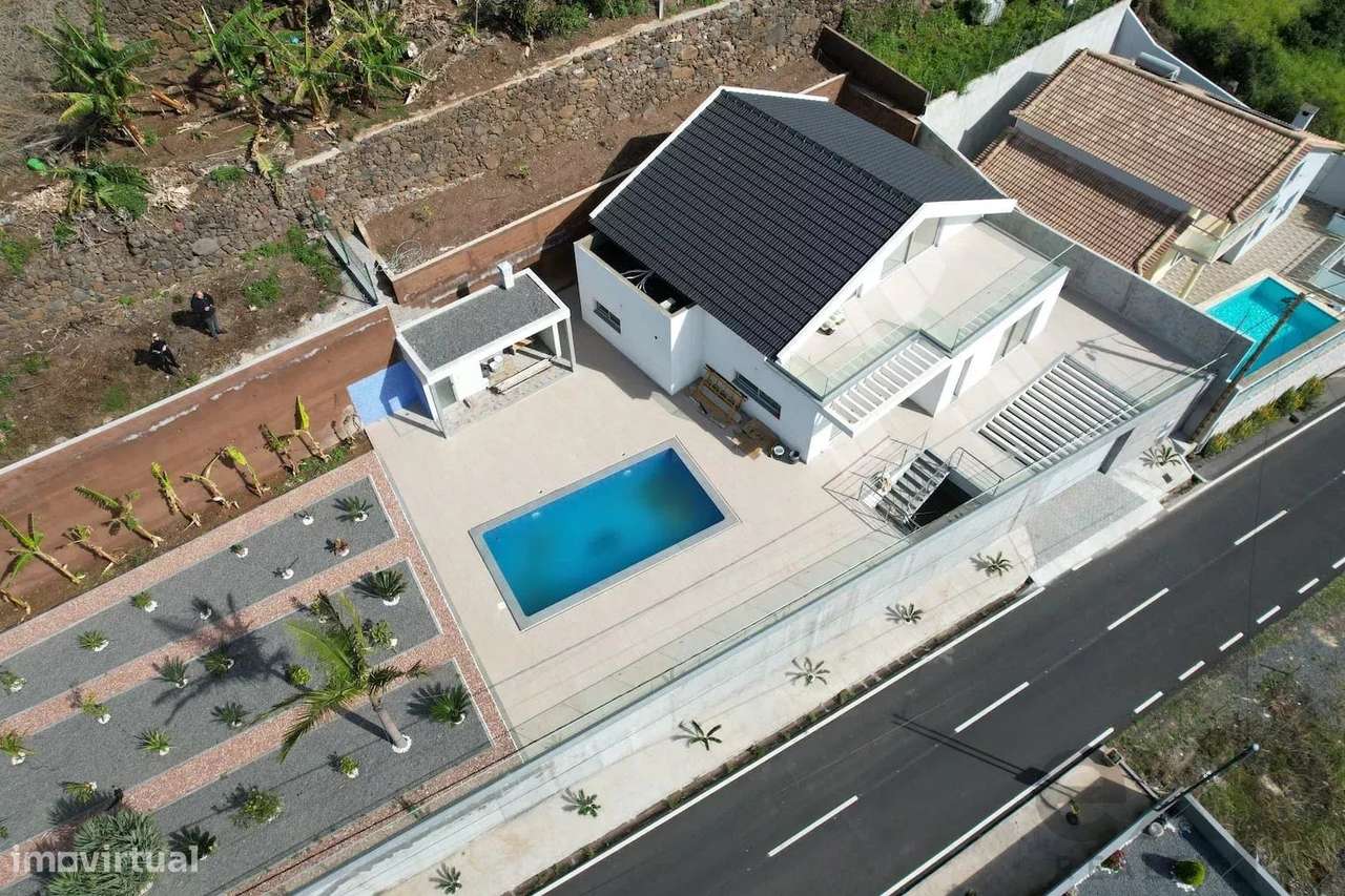 MORADIA MODERNA DE FRENTE PARA O MAR - APENAS A UMA CURTA CAMINHADA DA - Grande imagem: 4/14