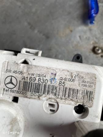 MERCEDES   B 245 A169  PANEL KLIMATYZACJI - 3