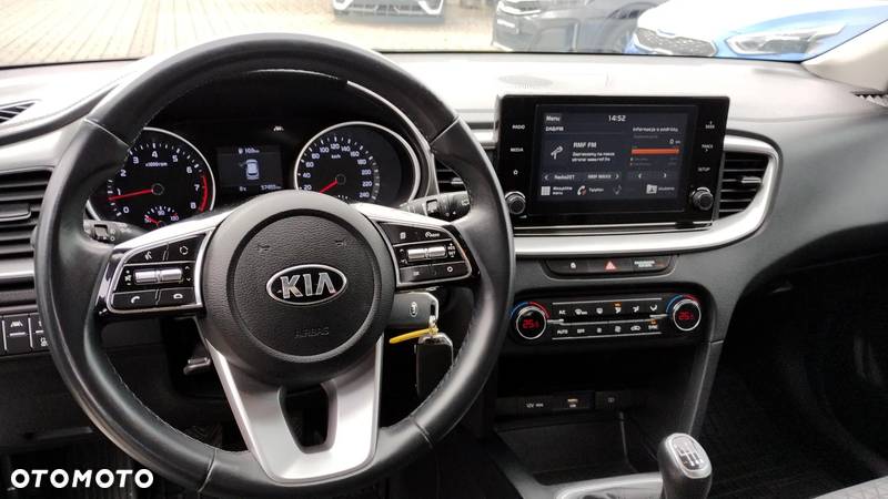 Kia Ceed 1.5 T-GDI M - 13