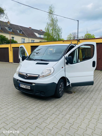 Opel Vivaro - 1