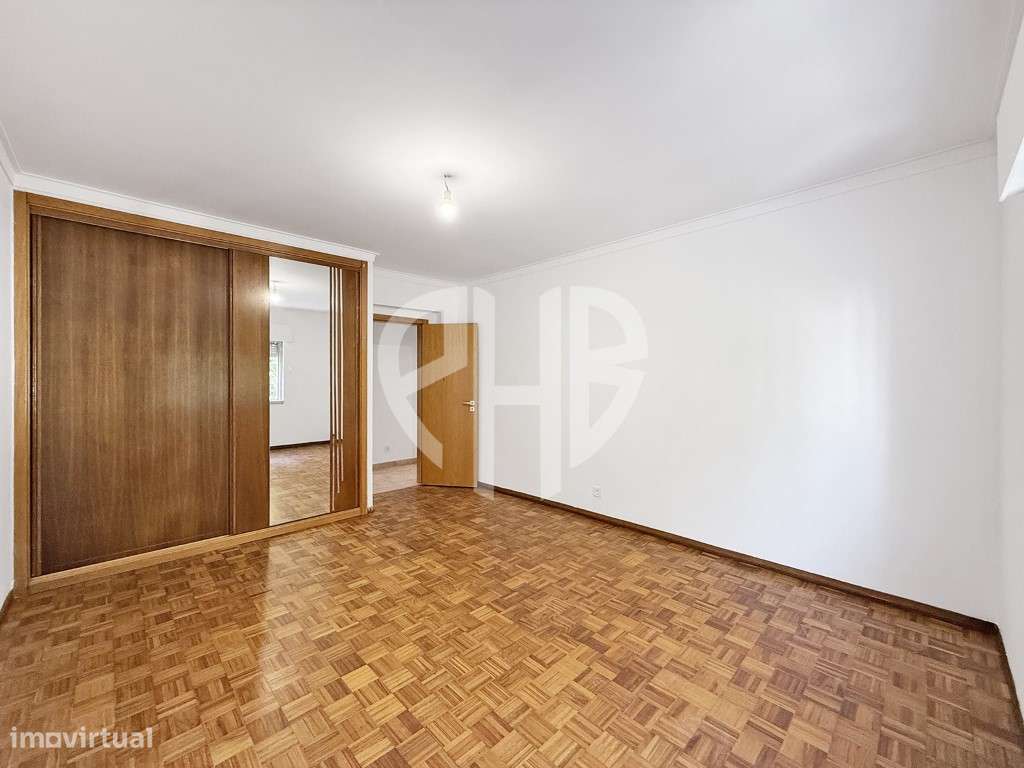 Apartamento T3 com 127 m² | Arrecadação nas Águas Furtadas | Massamá-25