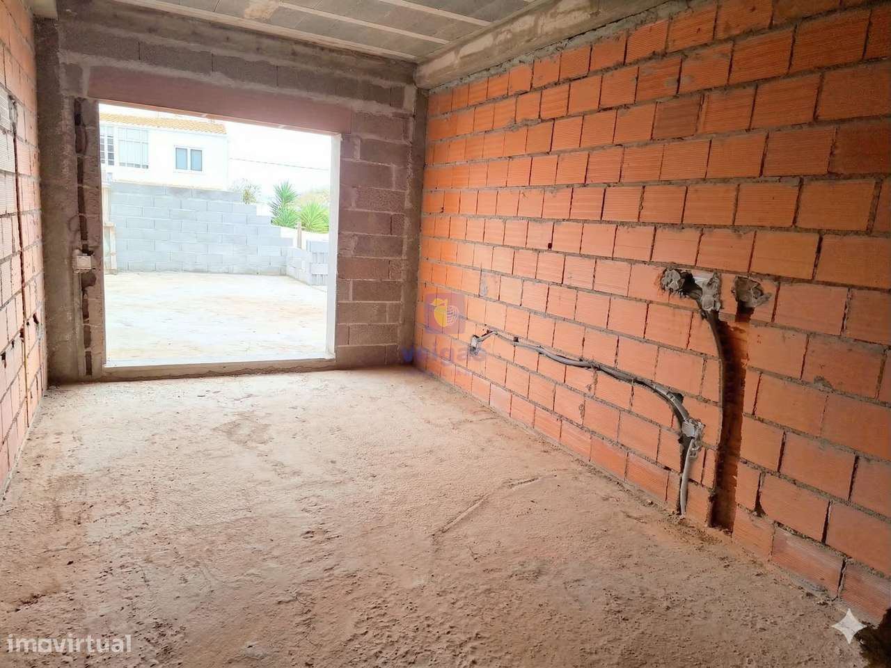 Apartamento T3 em construção, com garagem para 2 carros e elevador, si-5