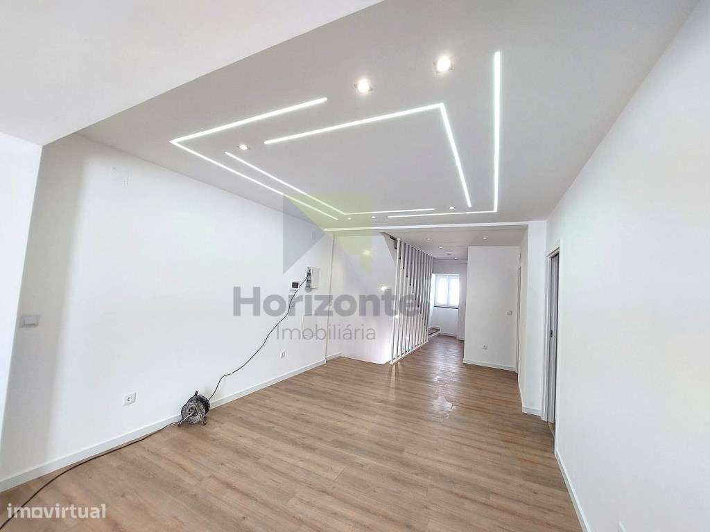 T4 Duplex Totalmente Recuperado no Centro Histórico de Portalegre-7