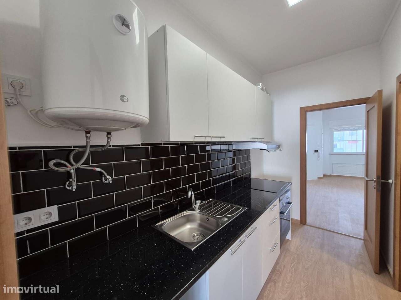 T1 renovado em Monte Abraão - Grande imagem: 1/24