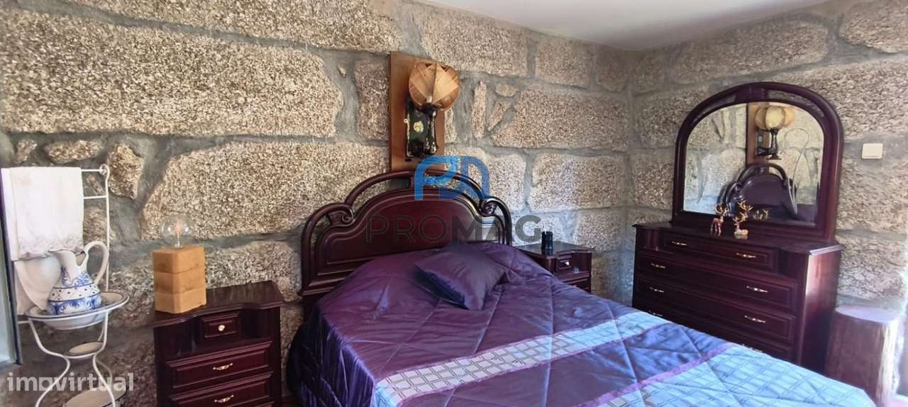 Quinta com 3 artigos urbanos, piscina e 9,4 ha em Resende-18