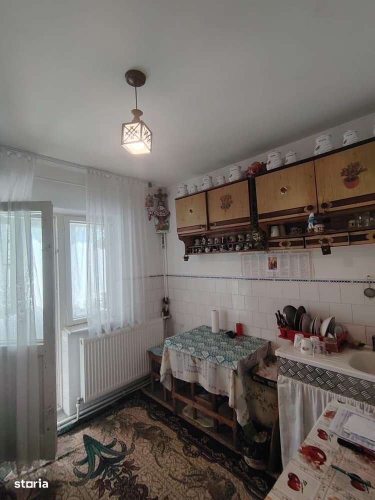 Se vinde apartament 50mp burdujeni langa scoala 51.000e  2 cam cent-6