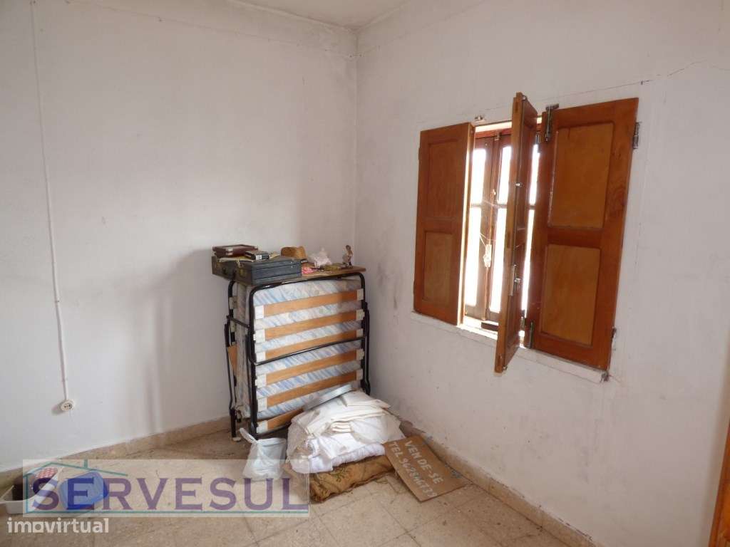 Casa térrea geminada para restaurar com 2 quartos, terreno de 2880m... - Grande imagem: 5/24