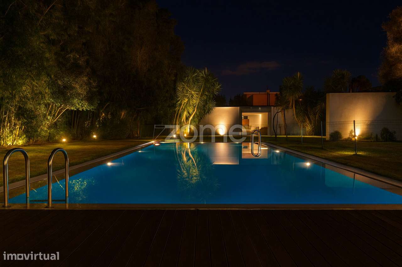 Espacosa Moradia Terrea T6 1 Com Piscina E Jardim Privativo Em V N F