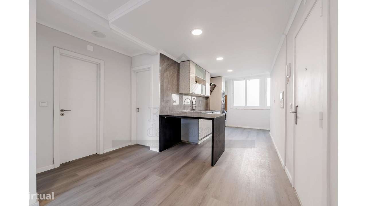 T2 Renovado em Benfica-3