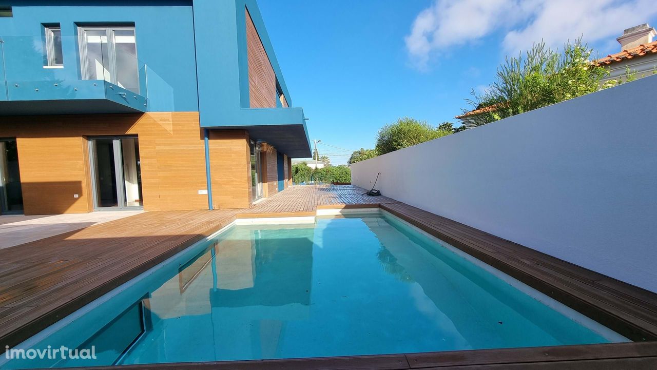 Moradia V5 +1 c/piscina e jardim - lote de 622m2 - Birre / Cascais