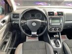 Volkswagen Golf - 8