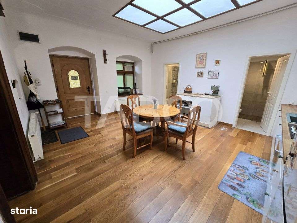 Apartament decomandat de vanzare cu pivnita in Centrul Istoric Sibiu-8