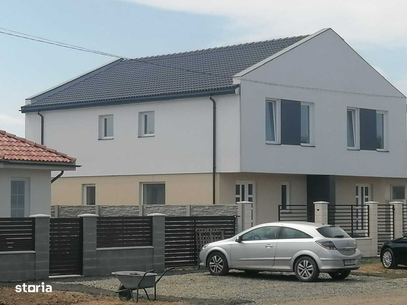 Casa duplex SAG 135000 la cheie ( Partea din stanga la vanzare )