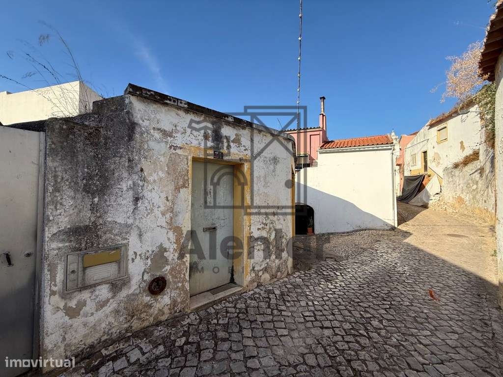 Prédio para remodelação no centro de Alenquer-17