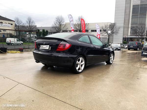 Mercedes-Benz C 230 Sport Coupé Kompressor Classic - 4