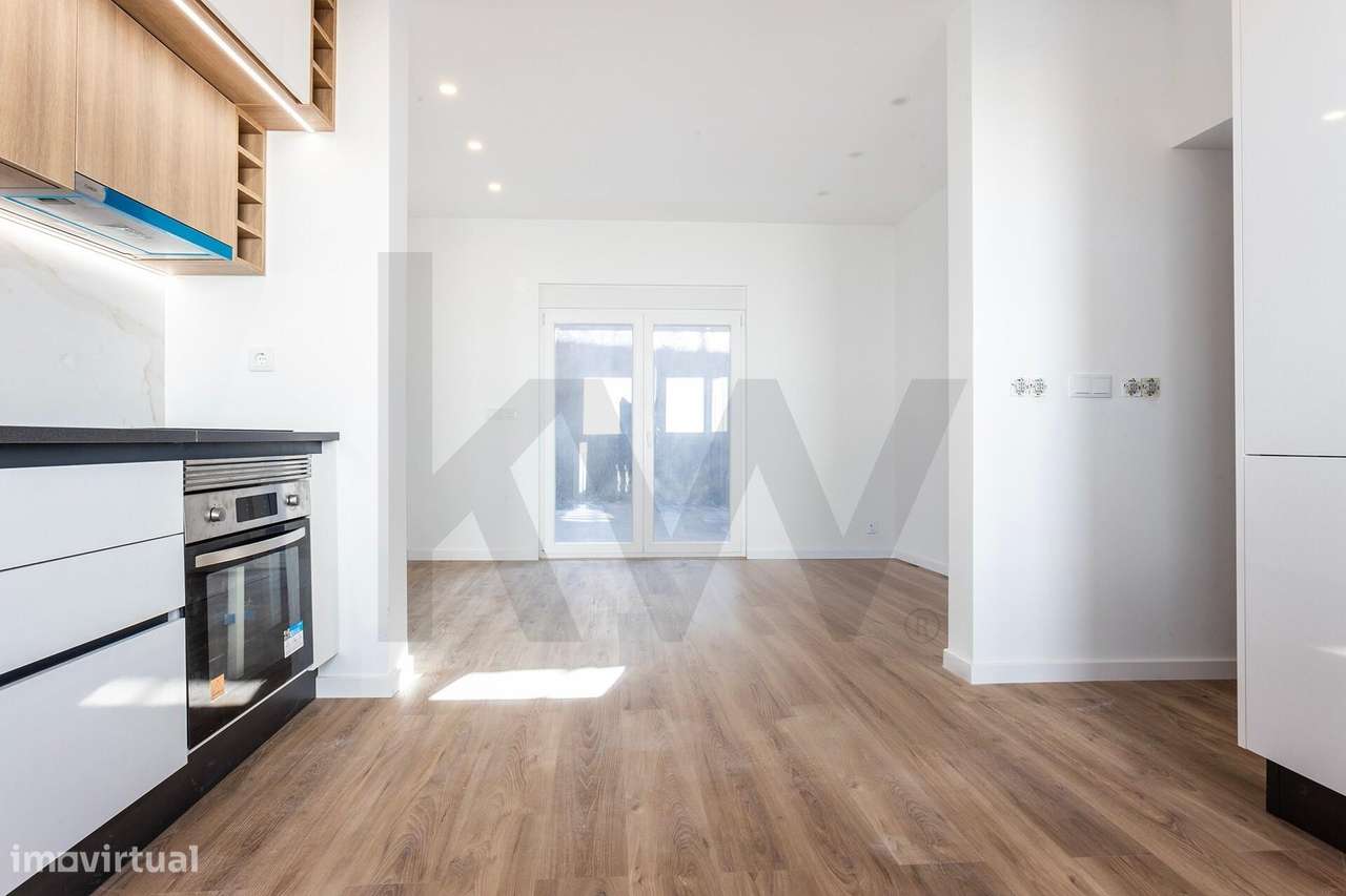 Moradia T2 com jardim, totalmente remodelada! - Grande imagem: 2/18