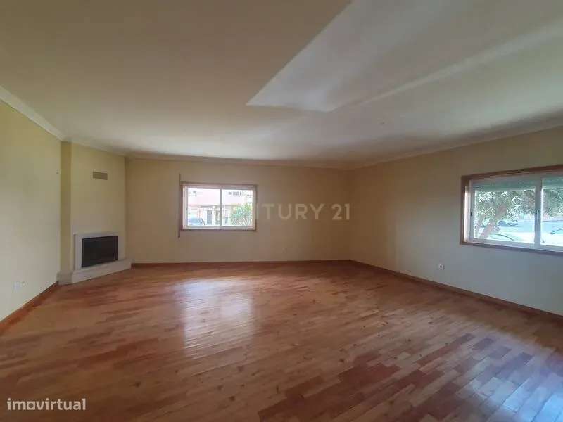 Apartamento T2 em Rio Tinto, Gondomar com box fechada e boas áreas - Grande imagem: 5/24