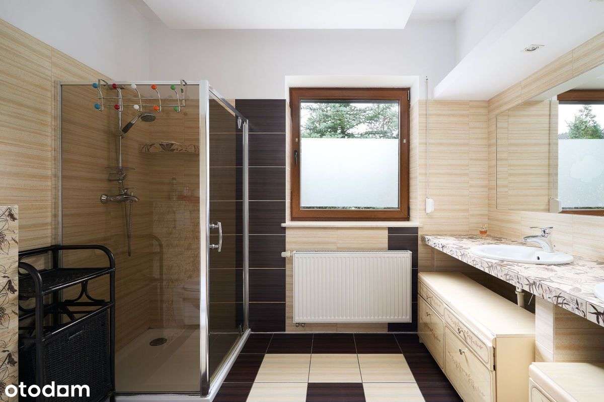 Dom wolnostojący w pięknej okolicy-11