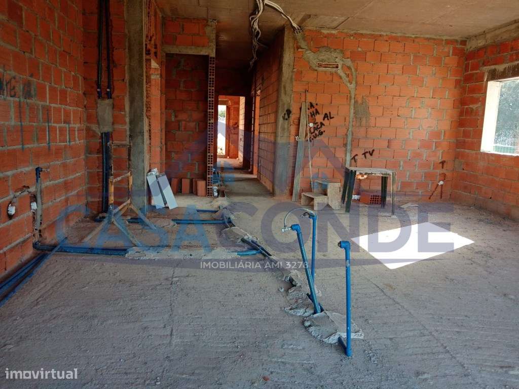 Moradia Isolada Térrea V3 C/Piscina e Garagem-2