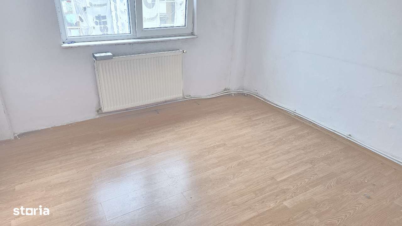 Vand apartament 2 camere decomandat in Deva, zona Micro 15, etaj 7, - Imagine principală: 5/10