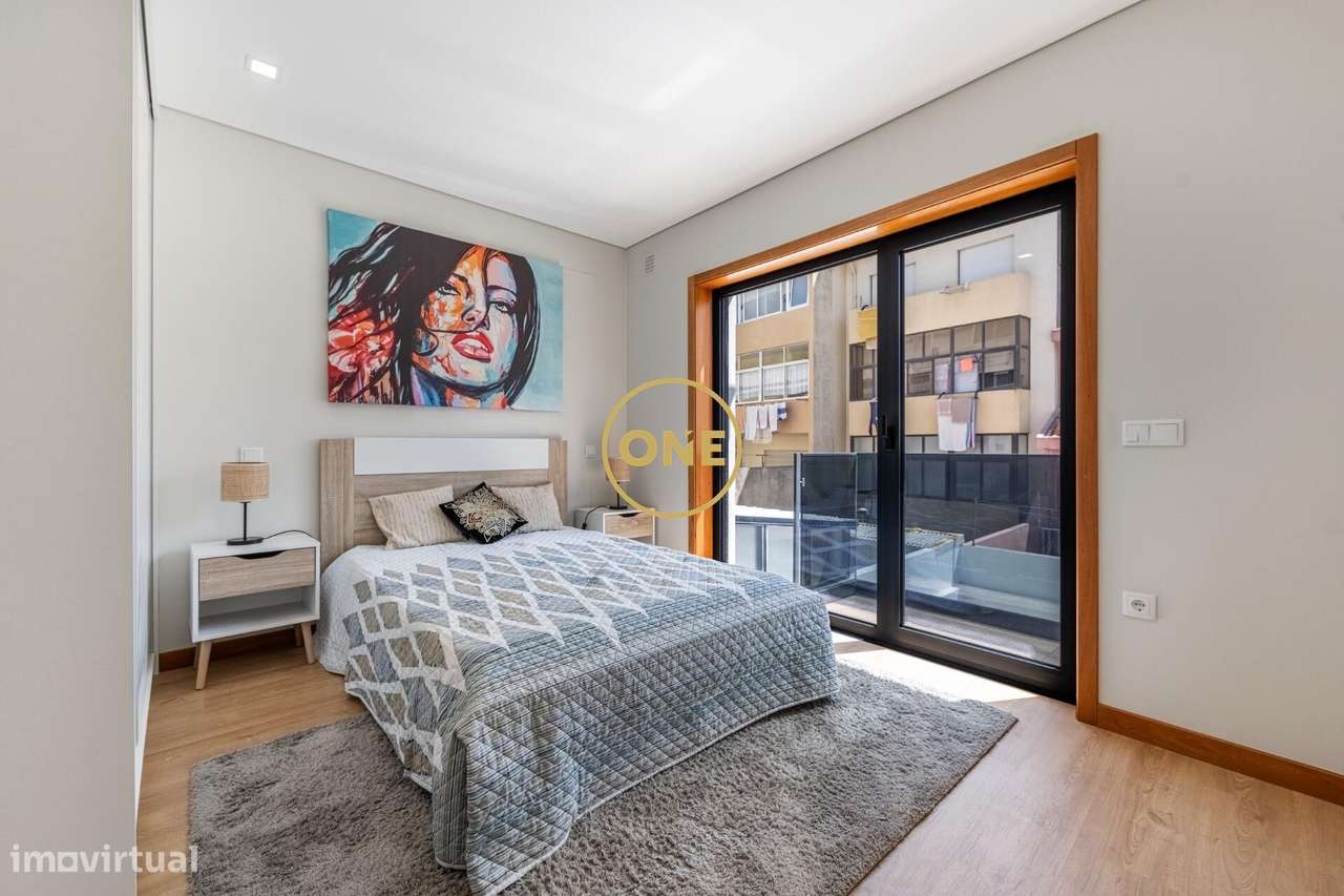 Apartamento T2 à Venda – 1ª Linha de Praia com Vistas Mar Incríveis! - Grande imagem: 2/22